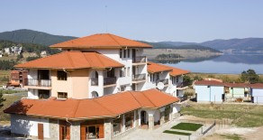 Hotel in the mountains to the lake!