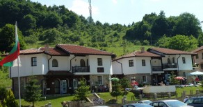 Two guest houses with mineral water